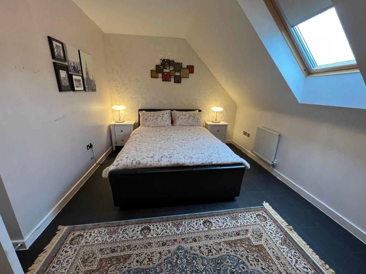 Sheffield City Centre , Free Wifi & Parking - Private Room - Shared House Dış mekan fotoğraf